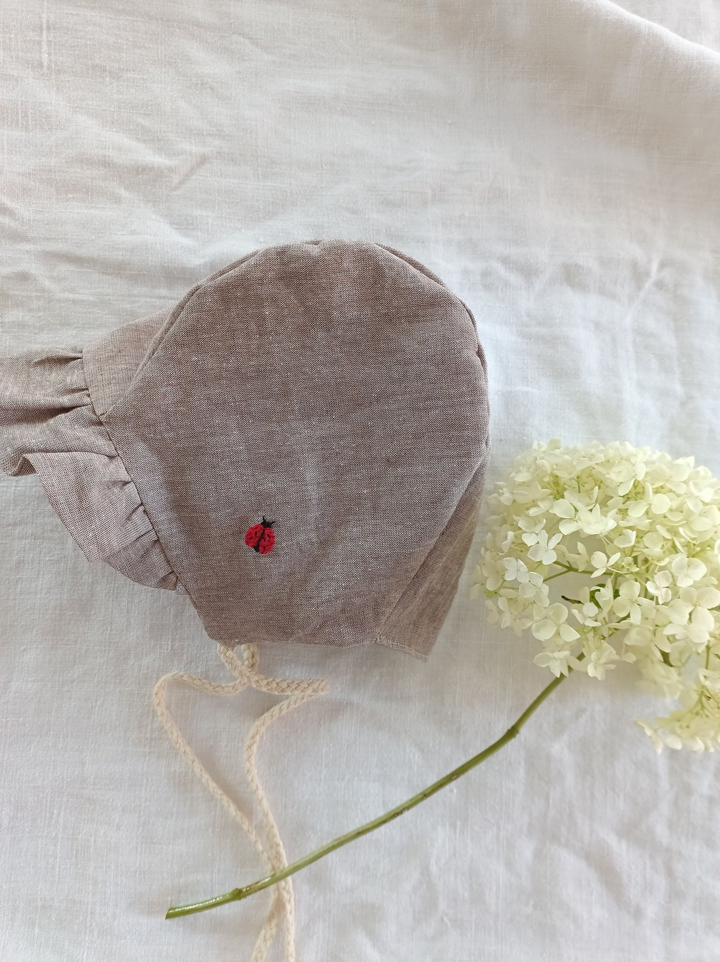Sonnen-Bonnet / Haube / Mützchen mit Schild; aus Baumwolle oder Leinen, wend-& personalisierbar
